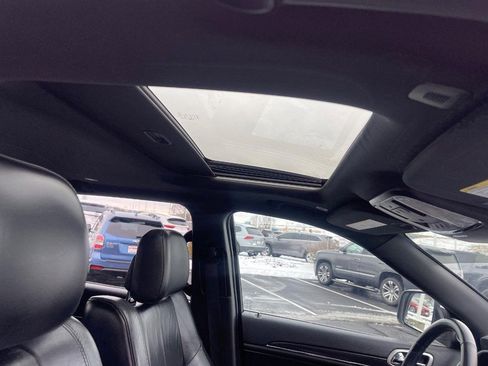 Used 2018 Jeep Grand Cherokee Limited image 9