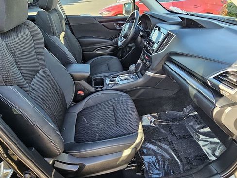 Used 2023 Subaru Forester Premium image 17