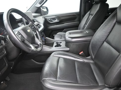 Used 2021 Chevrolet Suburban LT RWD image 12