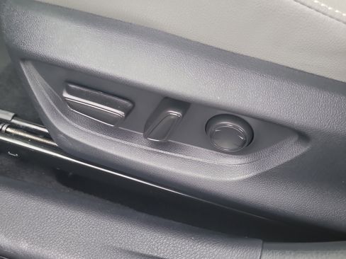 Used 2025 Toyota Camry SE image 20