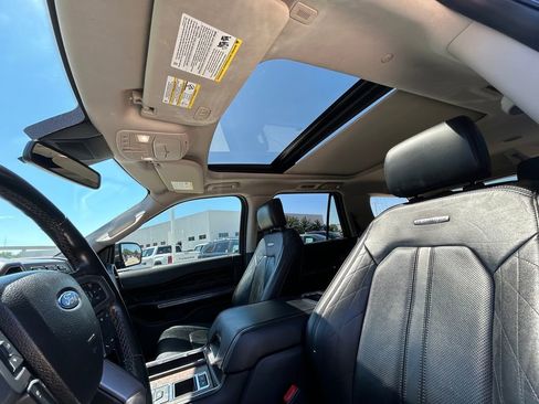 Used 2019 Ford Expedition Platinum RWD image 12