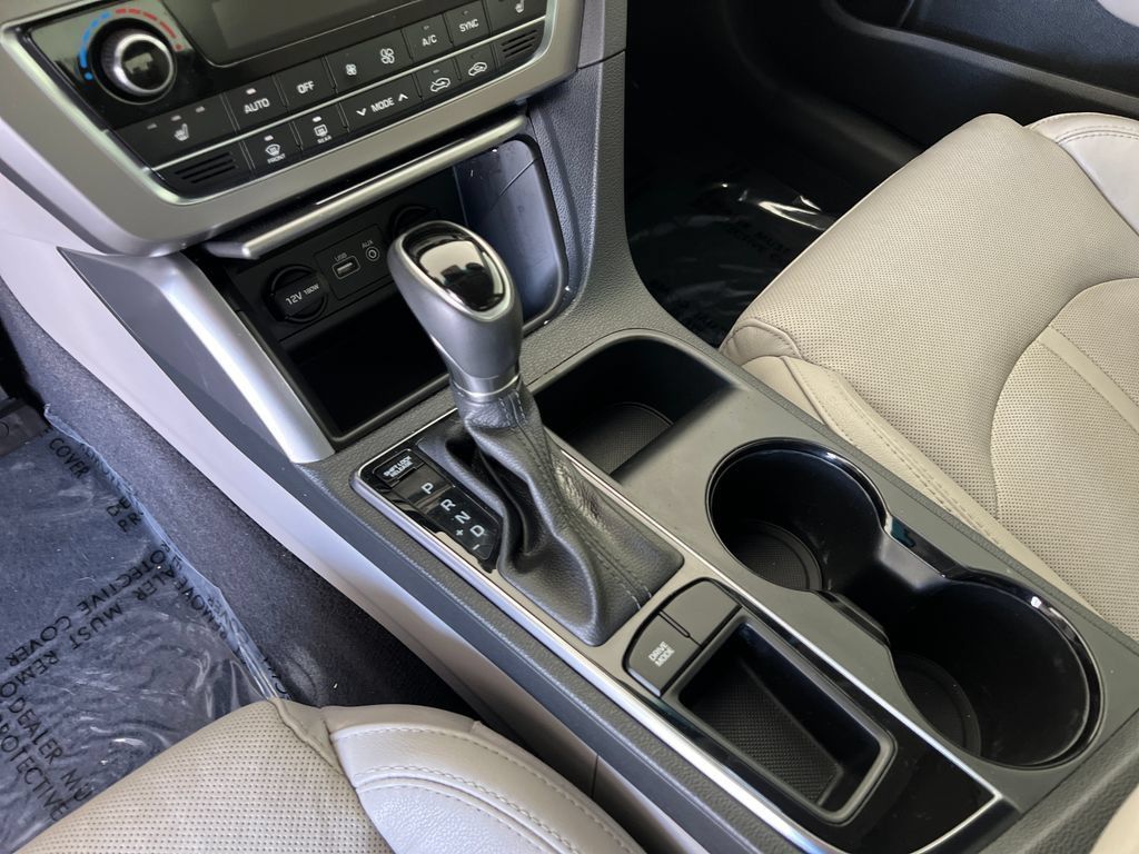 Used 2017 Hyundai Sonata Limited FWD image 26