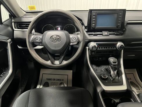 Used 2019 Toyota RAV4 LE image 4