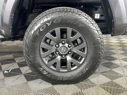 Used 2021 Toyota Tacoma SR5 image 33