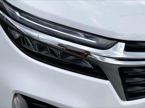 Used 2023 Chevrolet Equinox LT image 28