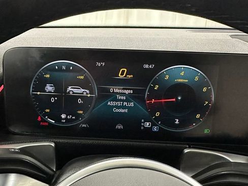 Used 2022 Mercedes-Benz GLB 250 4MATIC image 18