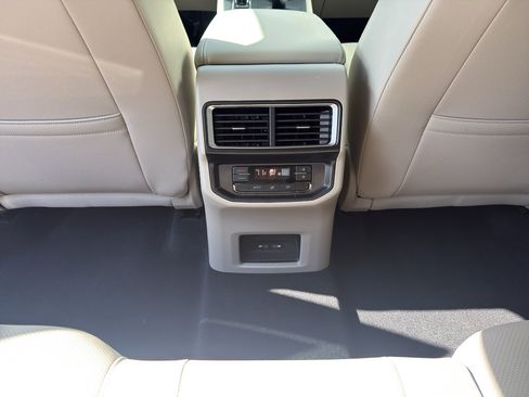 Used 2026 Volkswagen Atlas SE AWD/4WD image 14