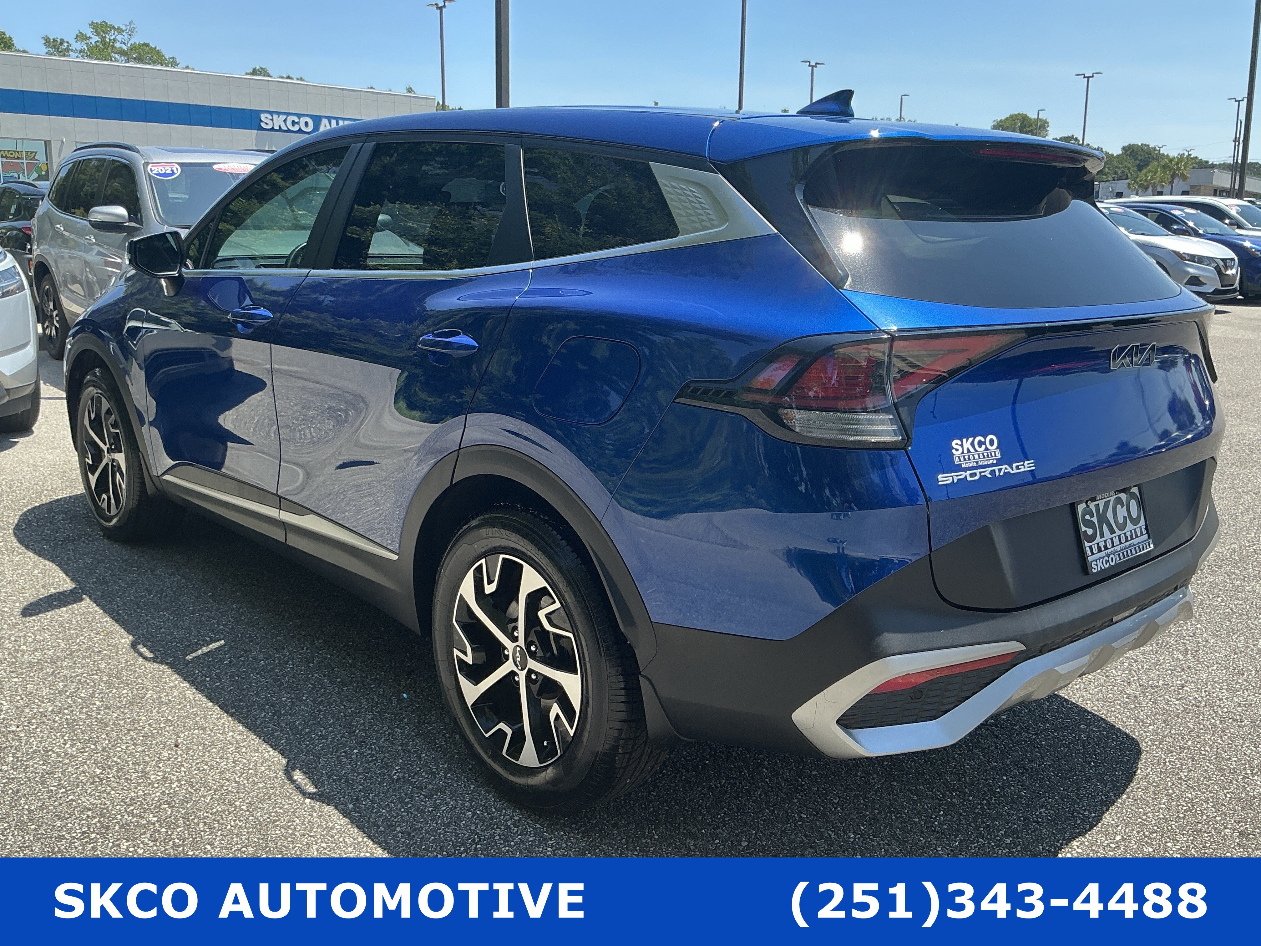 Used 2023 Kia Sportage EX FWD image 3