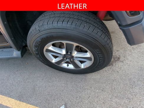 Used 2019 Jeep Wrangler Unlimited Sahara AWD/4WD image 5