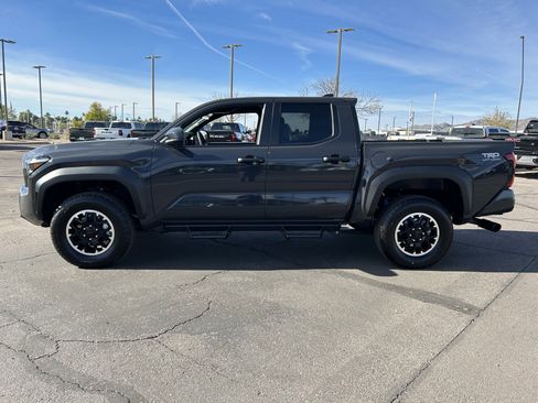 Used 2025 Toyota Tacoma TRD Off-Road AWD/4WD image 3