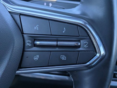 Used 2025 Chevrolet Equinox LT w/ Safety and Technology Package FWD image 17