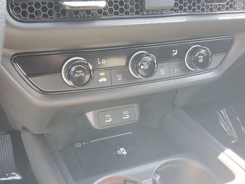 Certified 2026 Honda HR-V LX image 30