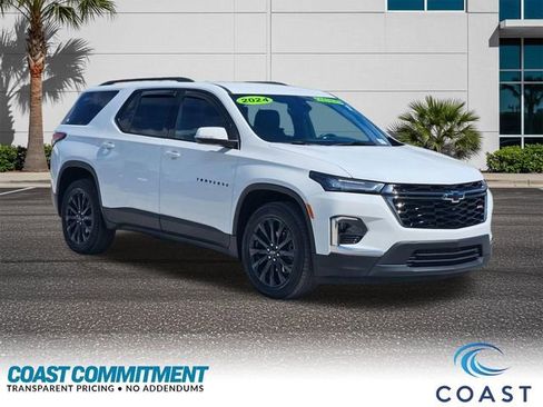 Certified 2024 Chevrolet Traverse RS FWD image 3