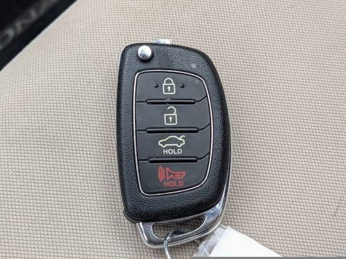 Used 2017 Hyundai Sonata SE image 25