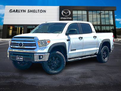 Used 2017 Toyota Tundra SR5 w/ SR5 Upgrade Package