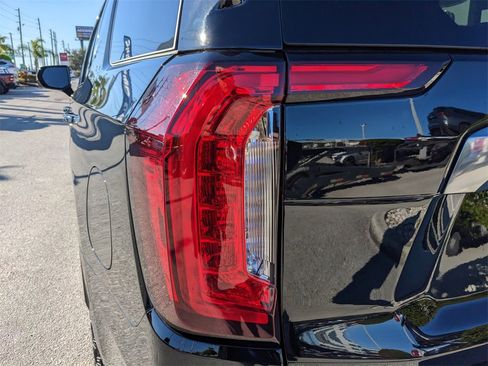 Used 2024 GMC Yukon AT4 w/ AT4 Premium Package image 11