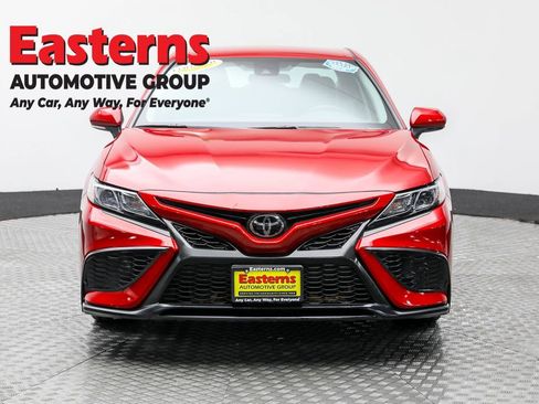 Used 2024 Toyota Camry SE image 3