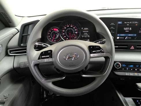 Used 2022 Hyundai Elantra SEL FWD image 27
