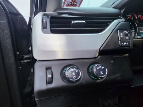Used 2017 GMC Yukon SLT AWD/4WD image 10