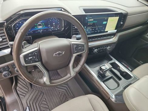 Used 2023 Chevrolet Silverado 1500 LT Trail Boss w/ LPO, Dark Essentials Package image 10