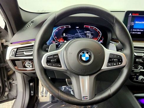 Used 2022 BMW 530i w/ M Sport Package RWD image 14