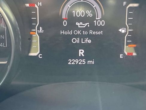 Used 2023 Jeep Gladiator Rubicon w/ LED Lighting Group AWD/4WD image 30
