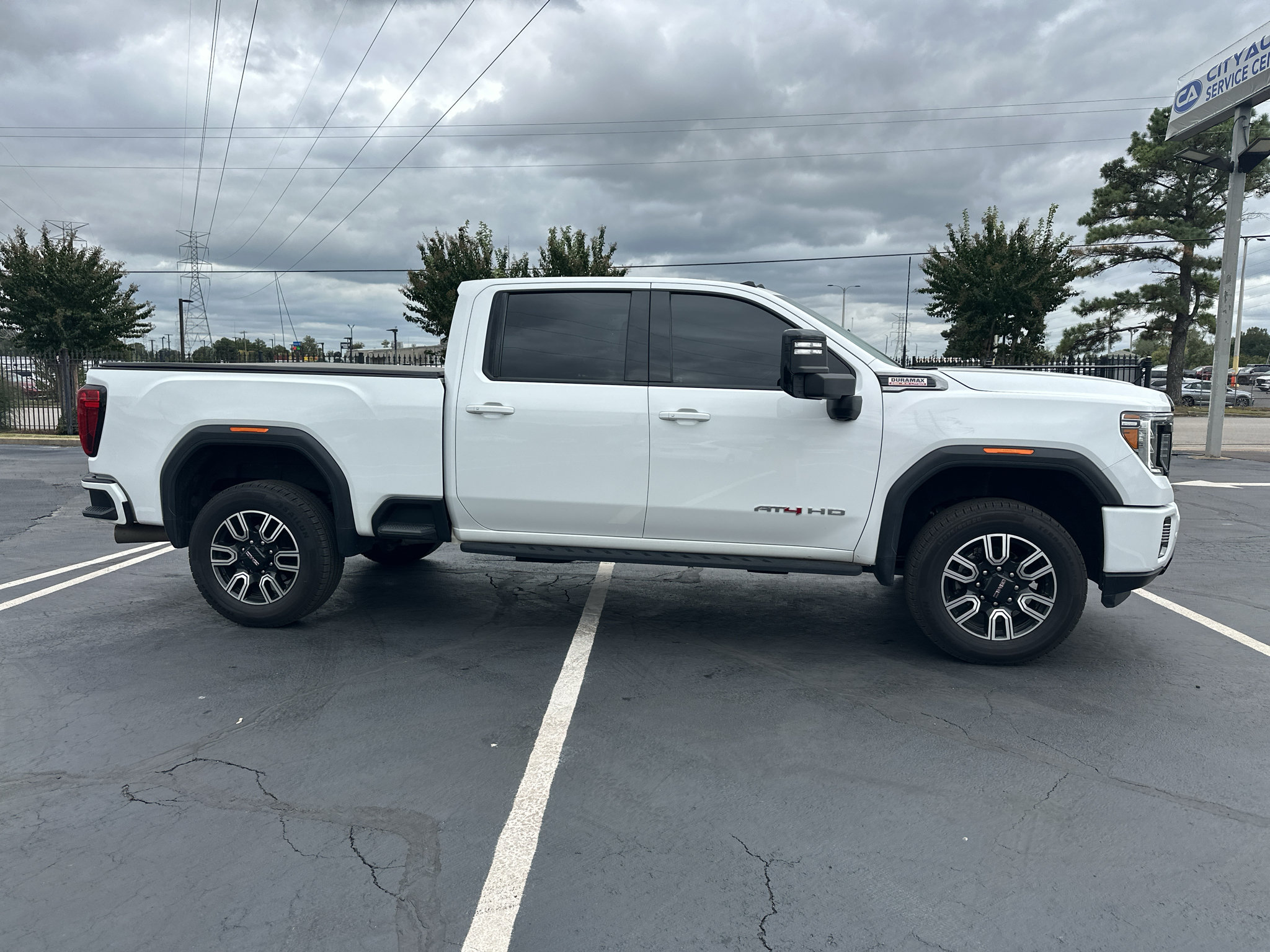 Used 2023 GMC Sierra 2500 AT4 w/ AT4 Premium Plus Package AWD/4WD image 4
