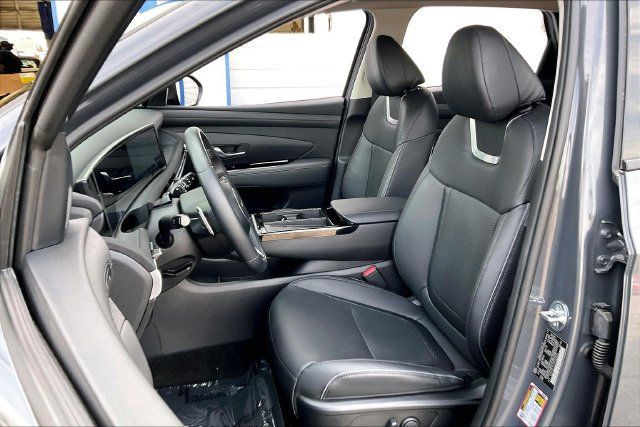 Certified 2025 Hyundai Tucson Limited AWD/4WD image 27