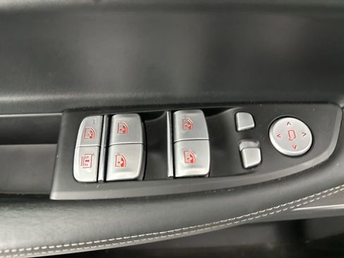 Used 2019 BMW 750i w/ Executive Package image 17