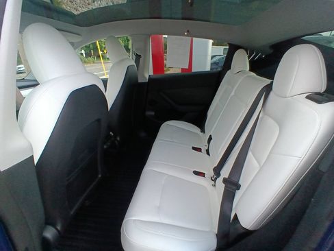 Used 2023 Tesla Model Y Long Range AWD/4WD image 8