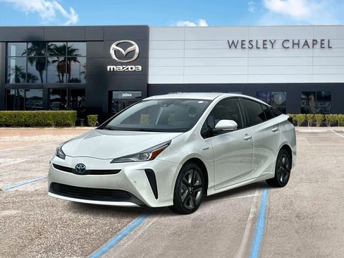 Used 2020 Toyota Prius XLE image 1