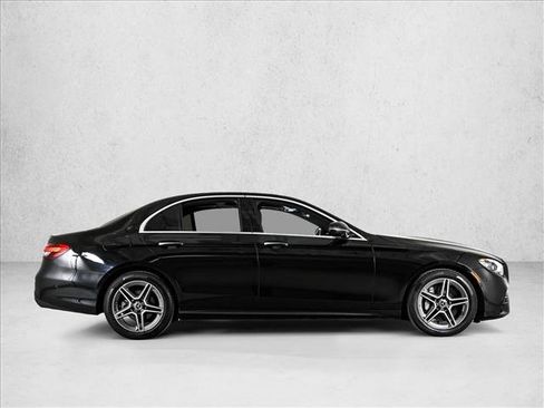 Used 2023 Mercedes-Benz E 350 4MATIC Sedan image 4