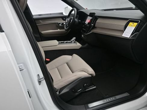 Used 2026 Volvo XC90 B6 Ultra w/ Protection Package Premier AWD/4WD image 30