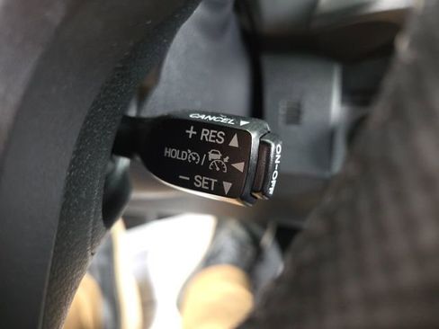 Used 2021 Toyota Tacoma TRD Off-Road image 17