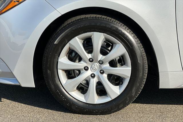 Certified 2024 Toyota Corolla LE FWD image 28