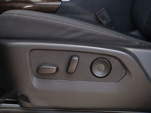 Used 2023 GMC Sierra 1500 Elevation image 19