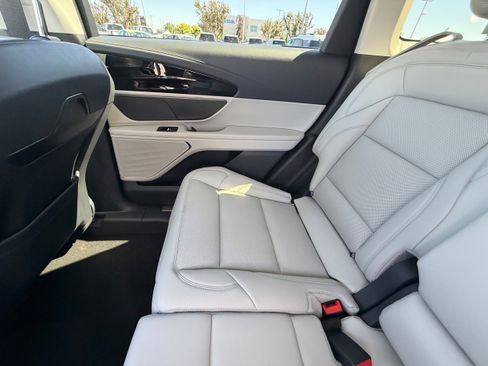 New 2026 Lincoln Nautilus Premier AWD/4WD image 18