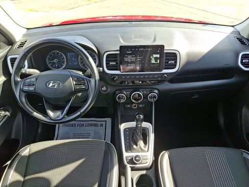 Certified 2022 Hyundai Venue Limited image 10