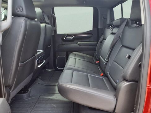Used 2025 GMC Sierra 1500 SLT AWD/4WD image 13
