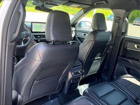 Used 2025 Ford Explorer ST-Line w/ ST-Line Street Pack AWD/4WD image 35