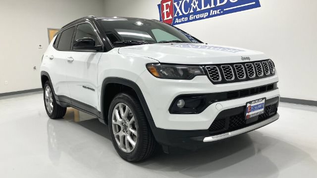 Used 2025 Jeep Compass Limited AWD/4WD image 17