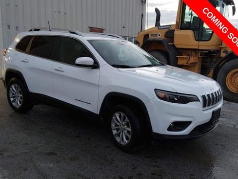 Used 2019 Jeep Cherokee Latitude w/ Popular Appearance Group AWD/4WD image 2