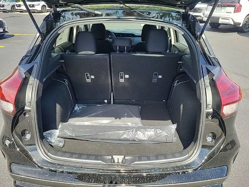 New 2025 Nissan Kicks Play S image 20