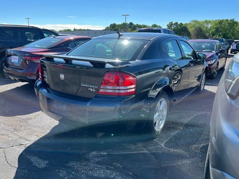 Used 2010 Dodge Avenger R/T FWD image 4