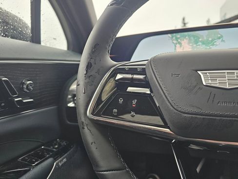 New 2026 Cadillac Lyriq Signature Sport image 32