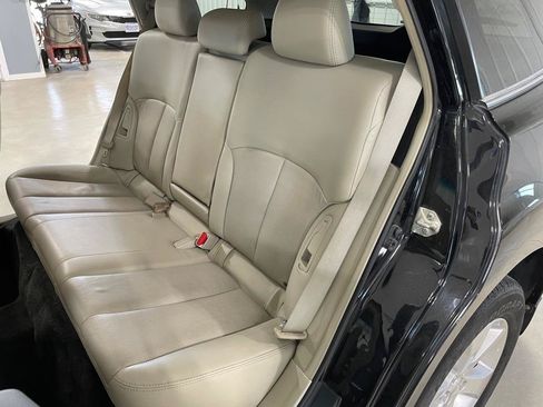 Used 2013 Subaru Outback 2.5i Limited w/ Moonroof Pkg AWD/4WD image 14
