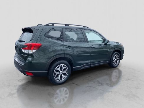 Used 2022 Subaru Forester Premium image 8