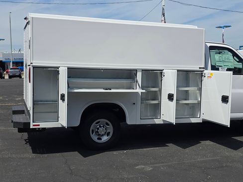 New 2025 Chevrolet Express 3500 w/ Power Convenience Package image 33