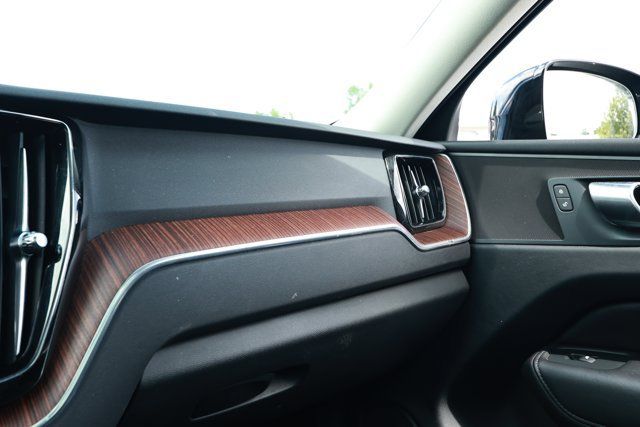Used 2023 Volvo XC60 B5 Plus FWD image 26