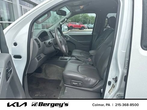 Used 2016 Nissan Frontier SL AWD/4WD image 8